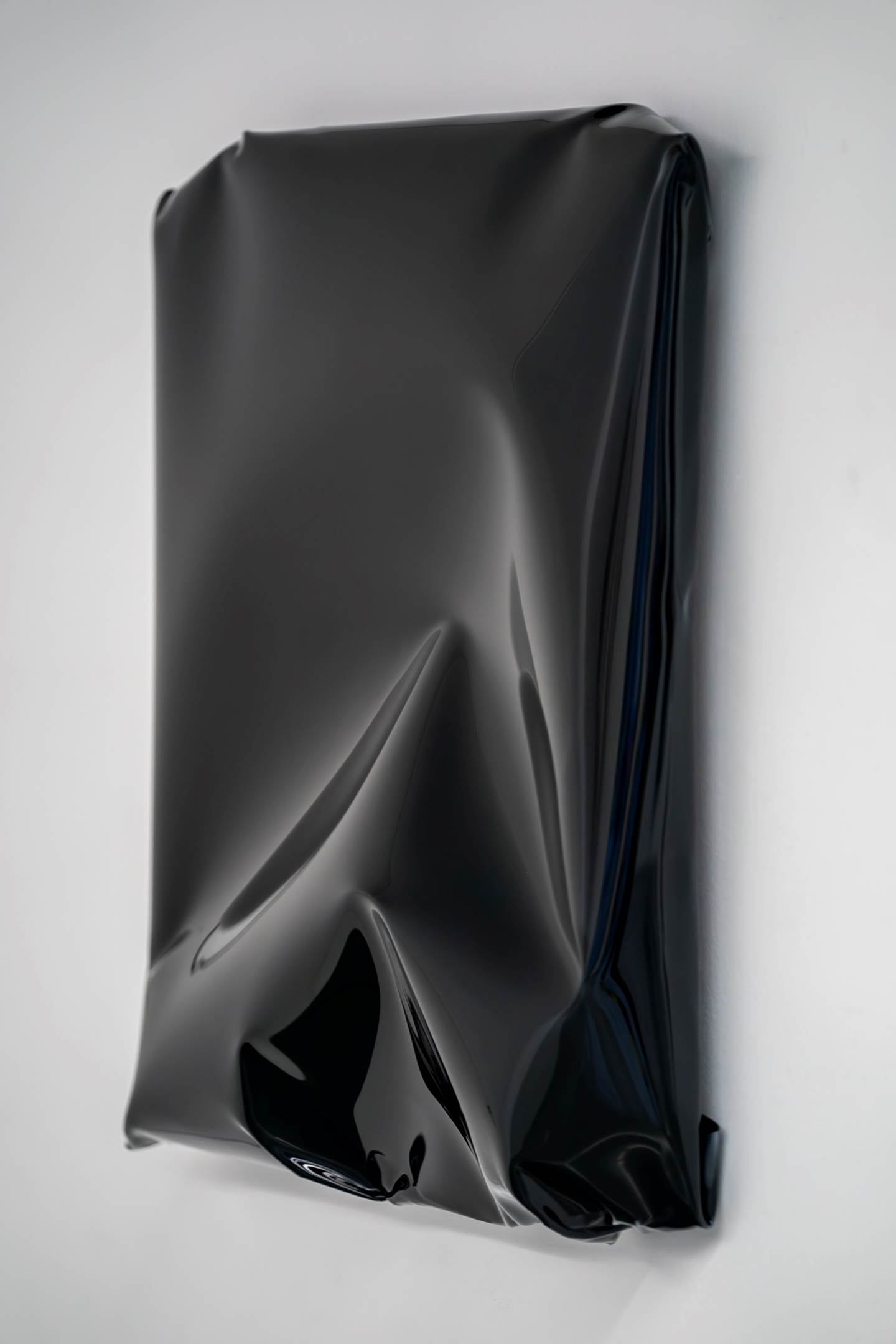 Almofada (Black), original Resumen Técnica Mixta Escultura de Sandra Baía